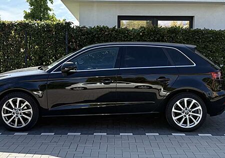 Audi A3 Sportback+TDI+Design+Led+Navi+Leder+ACC+Tüv