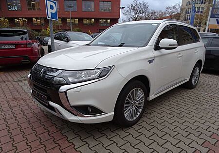 Mitsubishi Outlander 2.4 PHEV Basis 4WD Automatik