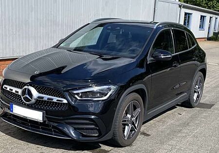 Mercedes-Benz GLA 180 (247.784)