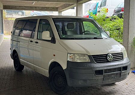 VW T5 Caravelle Volkswagen ** 9 Sitze **