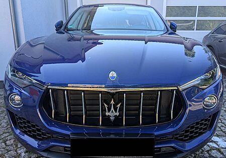 Maserati Levante Levante S Q4 430PS Ferrari V6 Biturbo mit nur 24Tkm, Panoramadach, Luftfahrwerk, LED-TFL, NP 145.000 Euro
