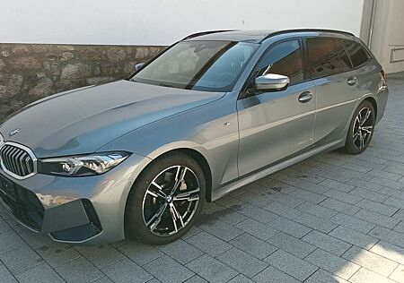 BMW 330i 330 M Sport Pano AHK WideSc Navi ParkAss ACC HiFi
