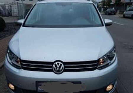 VW Touran Volkswagen 1.6 TDI DPF BlueMotion Technology Comfortline