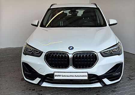 BMW X1 xDrive25e Sport Line Navi.LED.AHK.PDC.SHZ.MFL