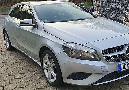 Mercedes-Benz A 180 BlueEfficiency KAMERA STANDHEIZUNG NAVI