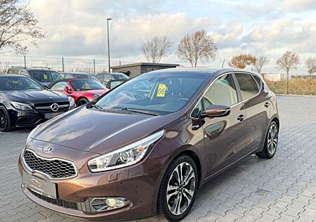 Kia Cee'd Ceed / Platinum Edition1.6 GDI Navi BI-Xenon Pano