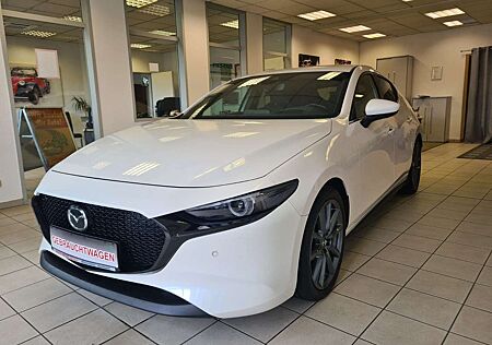 Mazda 3 / NAVI / 1. Hand / 8-fach-bereift / BOSE