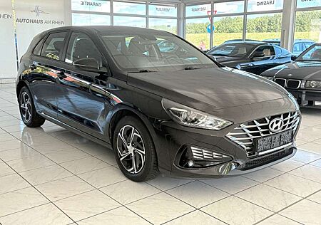 Hyundai i30 +Kamera+Klimaautomatik+Tempomat+SHZ+55TKM!