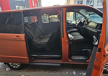 Ford Tourneo Custom 320 L1H1 VATitanium
