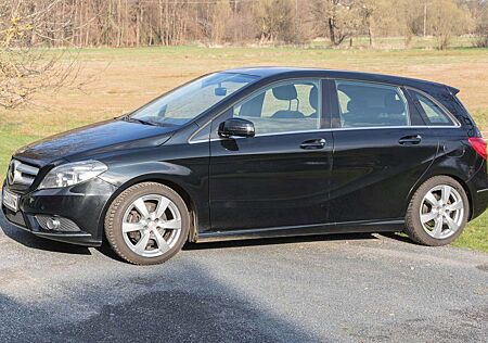Mercedes-Benz B 180 CDI (BlueEFFICIENCY) 7G-DCT