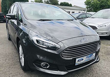 Ford S-Max 2.0EcoB.''Titanium''LED-SW,Navi,PDC