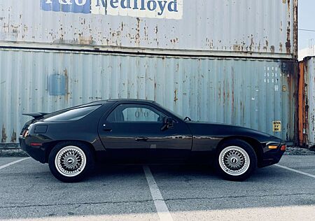 Porsche 928 s