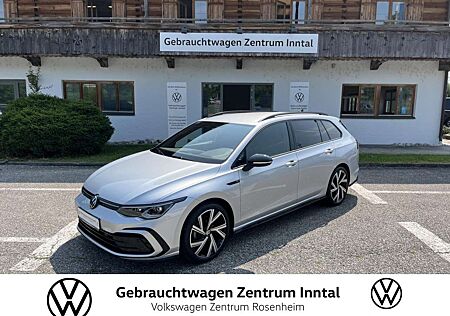 VW Golf Volkswagen VIII 1,5 eTSI DSG R-Line (Navi+LED+RearView)