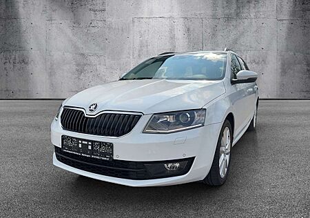 Skoda Octavia Combi Style DSG NAVI XENON AHK 1 HAND