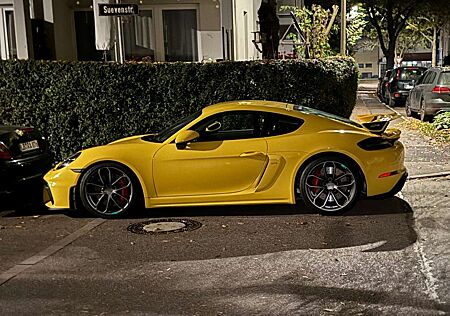 Porsche Cayman 718 GT4