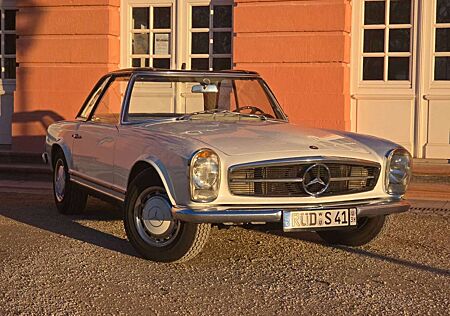 Mercedes-Benz SL 230