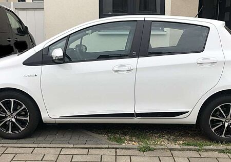 Toyota Yaris Hybrid 1.5 VVT-i Team Deutschland