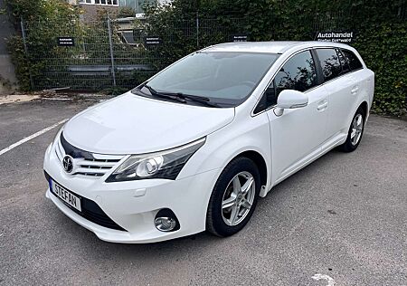 Toyota Avensis Executive 2.0D, Klima, Kamera,Bluetooth,Tüv Neu