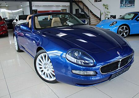 Maserati 4200 SPYDER 4.2 V8 390PS F1 CAMBIOCORSA LEDER ALU18 TOP