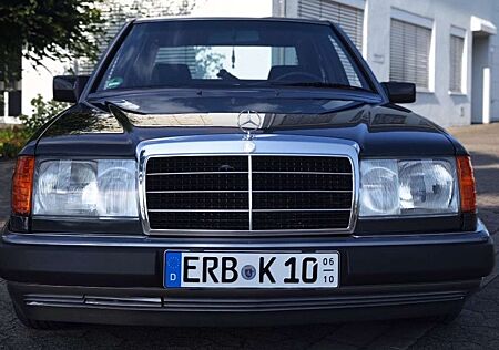 Mercedes-Benz E 230