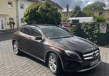 Mercedes-Benz GLA 200 (156.943)