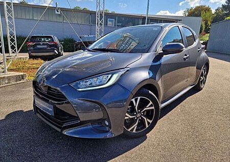 Toyota Yaris Hybrid Team D Safety Paket LED ACC Apple CarPlay A