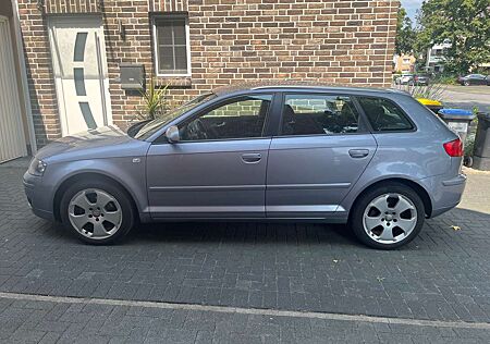 Audi A3 1.6 FSI Sportback Attraction
