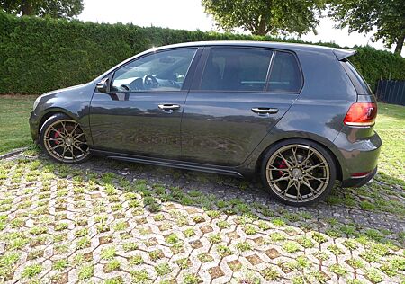 VW Golf GTI Volkswagen Golf 2.0 GTI
