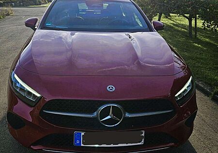 Mercedes-Benz A 180 A-Klasse 7G-DCT