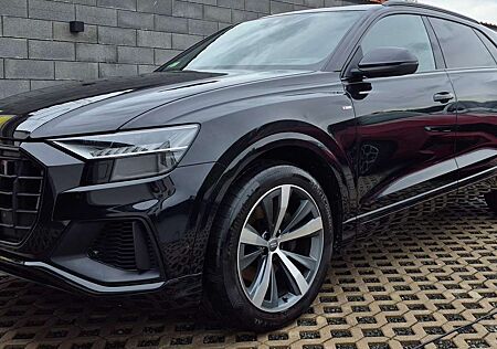 Audi Q8 50TDI quattroS-LinePlusMATRIX*B&O*360K*HUD*ACC*AHK