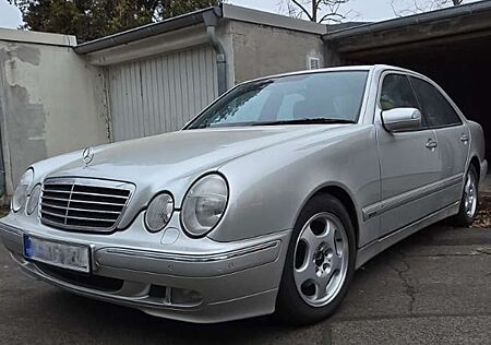Mercedes-Benz E 240 E-Klasse Avantgarde