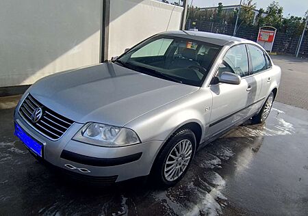 VW Passat Variant Volkswagen Passat 3BG Sedan 2001 1,6L (Unfallfrei)