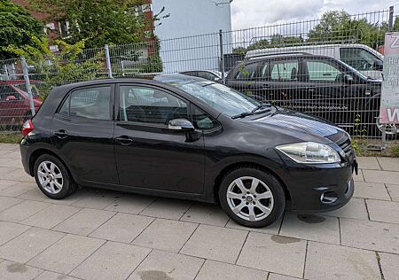 Toyota Auris Life+
