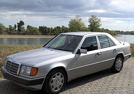 Mercedes-Benz 400 E 4.2 V8