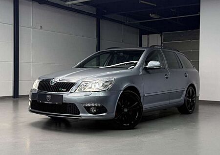 Skoda Octavia Combi RS 1.HD/SHZ/TÜV SERV NEU/XENON/AHK