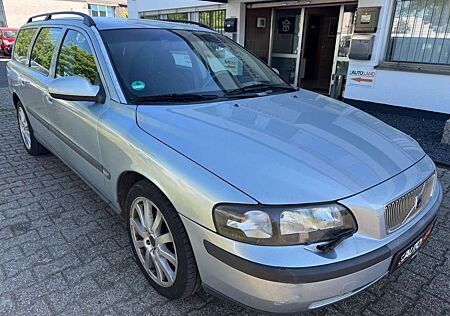 Volvo V70 2.4 Comfort*AUTOMATIK*KLIMA*AHK*TÜV 12/26
