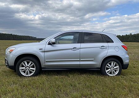 Mitsubishi ASX gebraucht kaufen Mitsubishi ASX 1.6 2WD 35 Jahre TÜV neu, Kamera