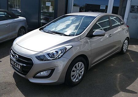 Hyundai i30 blue 1.4 Classic Klima Radio CD 2 Hand HU/AU NEU