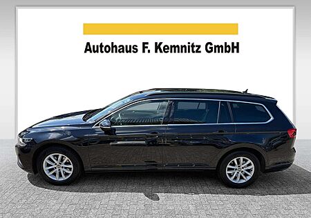VW Passat Variant Volkswagen Business / LED / AHK / Navi / PDC / SHZG