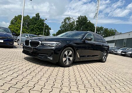 BMW 520 d Touring *LED Navi AHK DAB Kamera Parkassist*