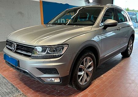 VW Tiguan Volkswagen 2.0 TDI Highline 4Motion AHK*DSG*RFK*2HD