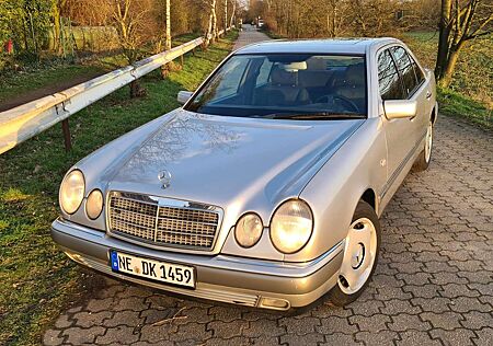 Mercedes-Benz E 320 Elegance