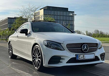 Mercedes-Benz C 300 AMG + Paket / Burmester / Panorama / Night Optic