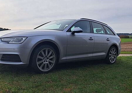 Audi A4 Avant Attraction 2.0 TDI mit AHK und Navi