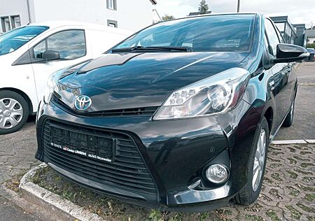 Toyota Yaris Hybrid Life