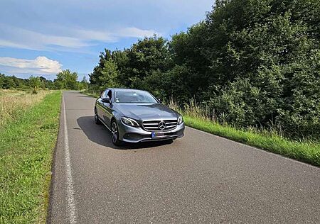 Mercedes-Benz E 200 Avantgarde 4Matic