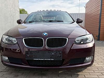 BMW 320 320D*M-Paket*Navi*Leder*Schiebedach*Xenon*Euro5*