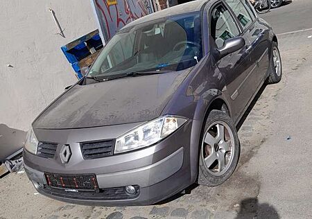 Renault Megane 1.6 DynamiqueTüv bis 10/2025.