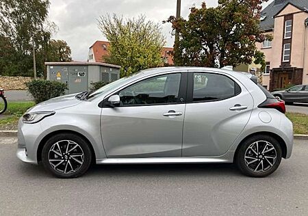 Toyota Yaris 1,5 Dual VVT-iE Hybrid Team Deutschland