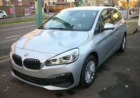 BMW 218 *nur 13.000km !!!*Autom.*Allrad*LED*Navi*Rfk